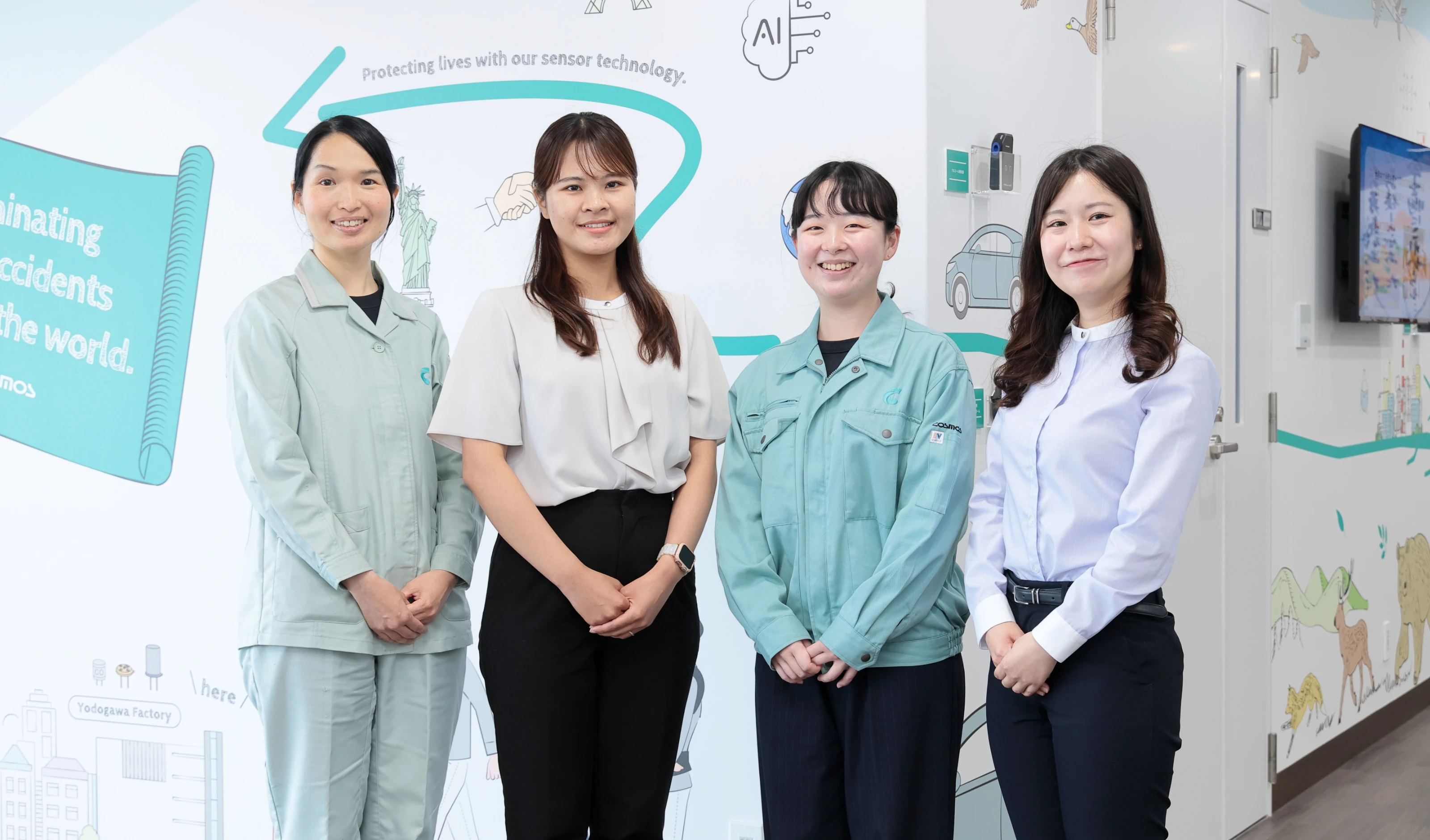 女性社員4名