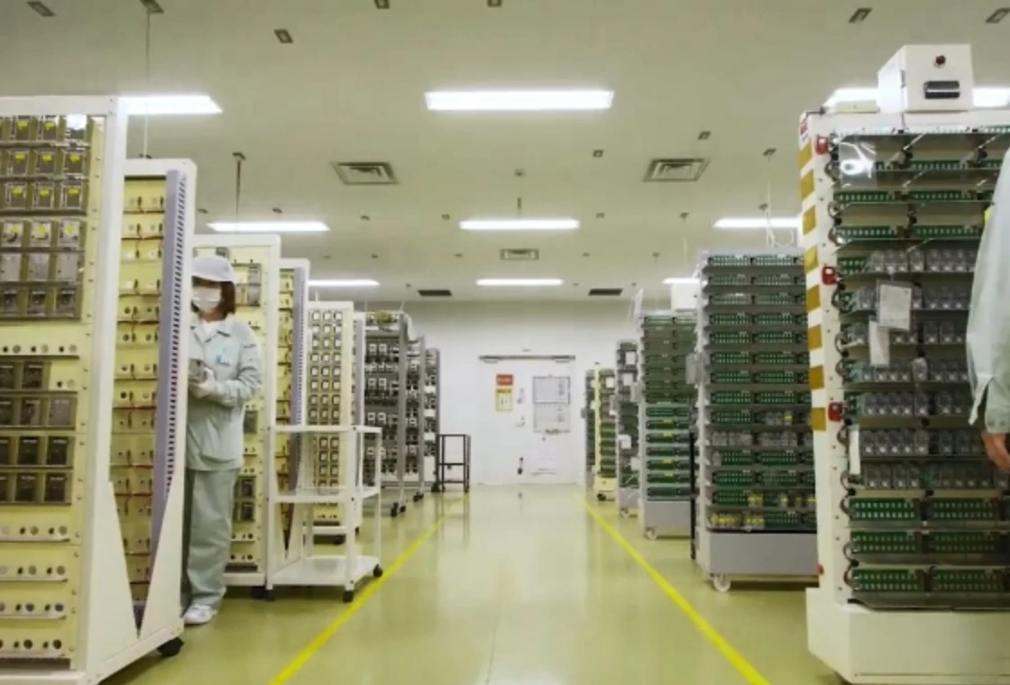 電子部品の倉庫
